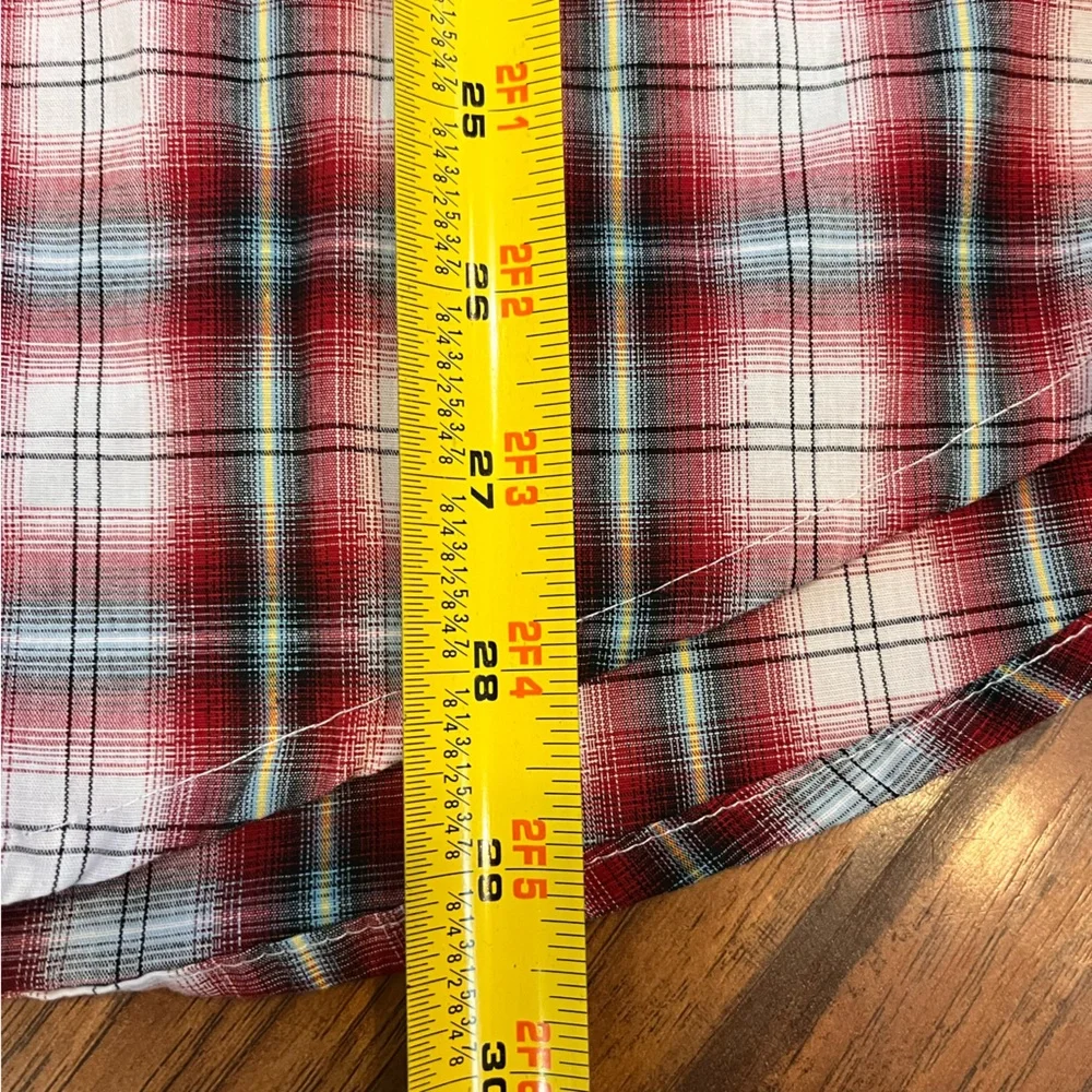Wrangler pearl snap shirt men’s Large button down red plaid western cowboy nice!